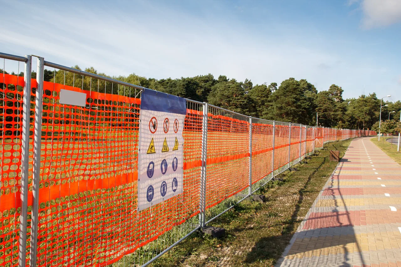 Toolbox Talk - Barricading and Signage Around Excavations