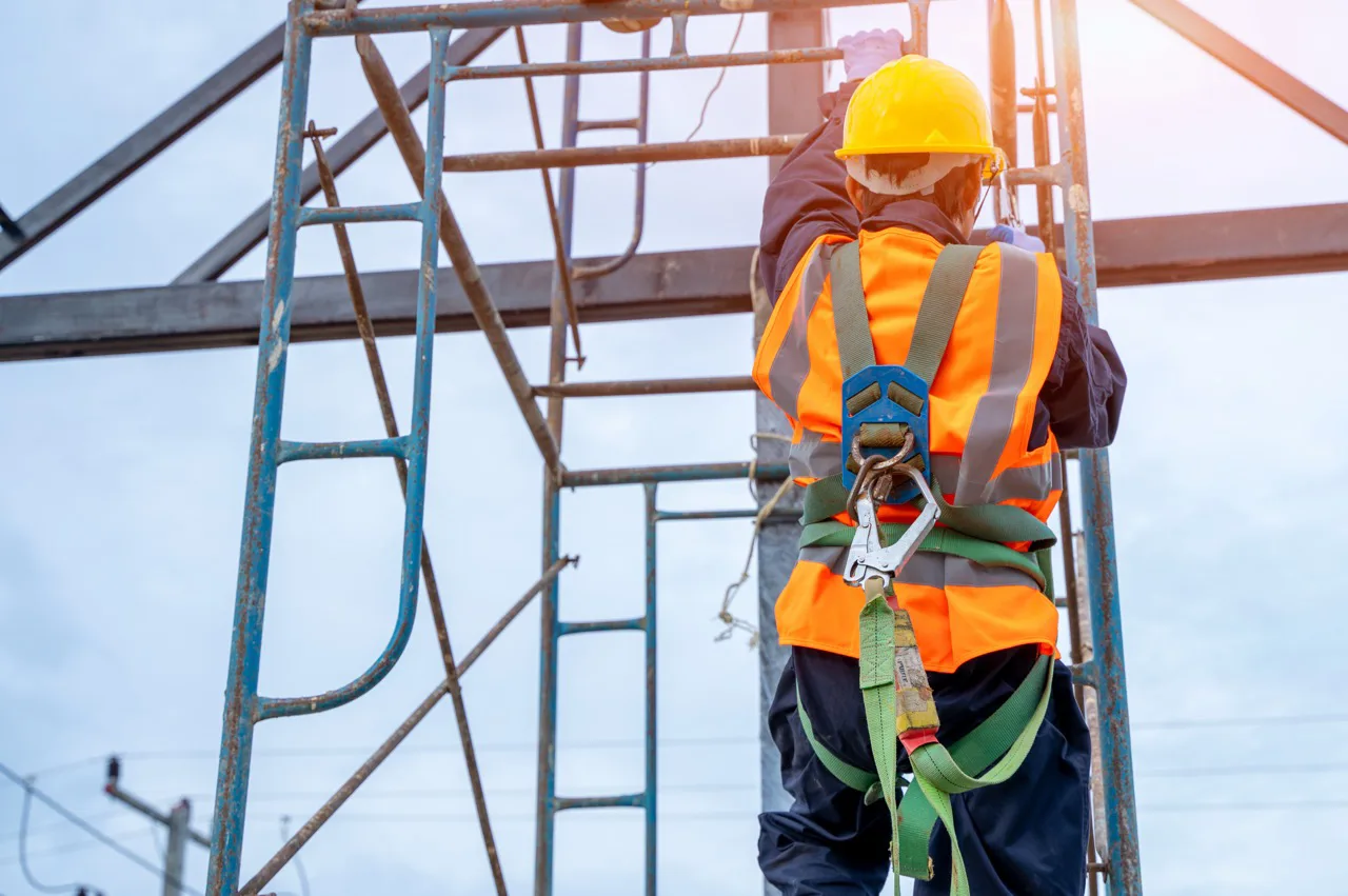 Toolbox Talk - Safety Harness Inspection