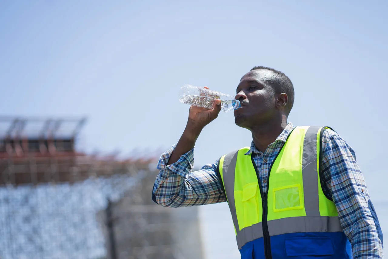 Toolbox Talk -  Winter Hydration for Construction Workers